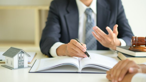 Avocat droit immobilier à paris : défense et conseils experts